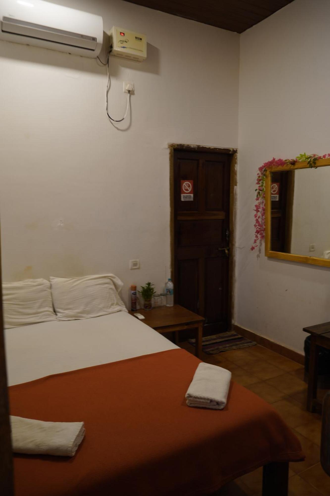 Beachside Hostel *